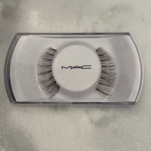 MAC Dark Brown /Black False Eyelashes  Dreamgirl Lash/36  NEW - Picture 2 of 5
